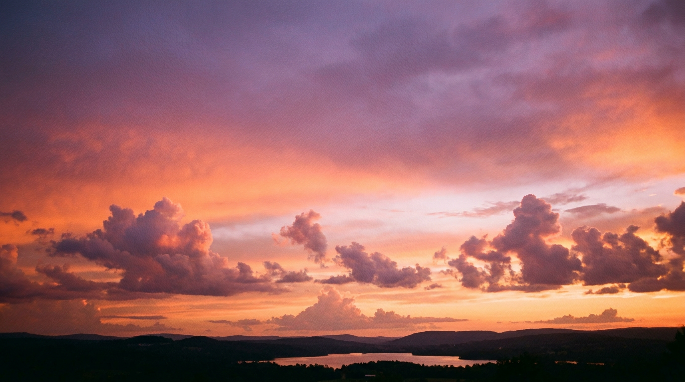 Serene Sunset Sky for Creative Inspiration